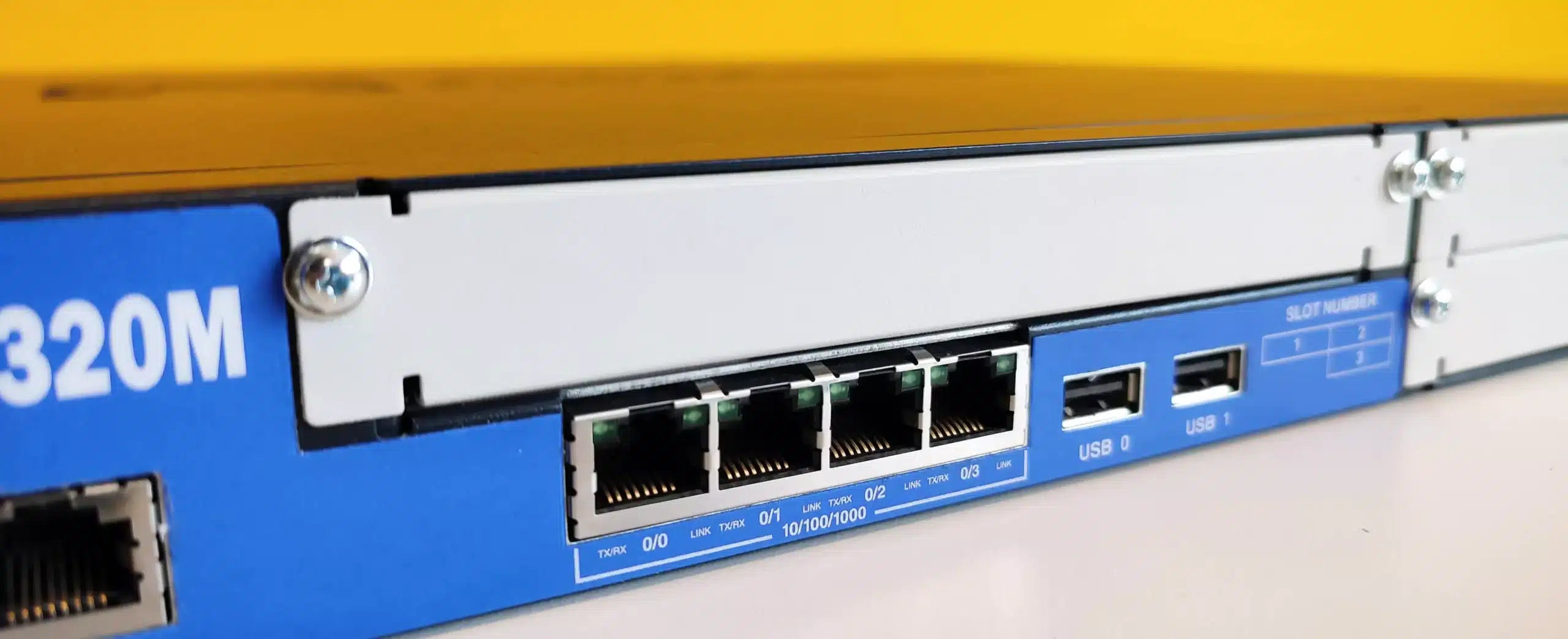 Juniper SSG-320M Juniper SSG-320M